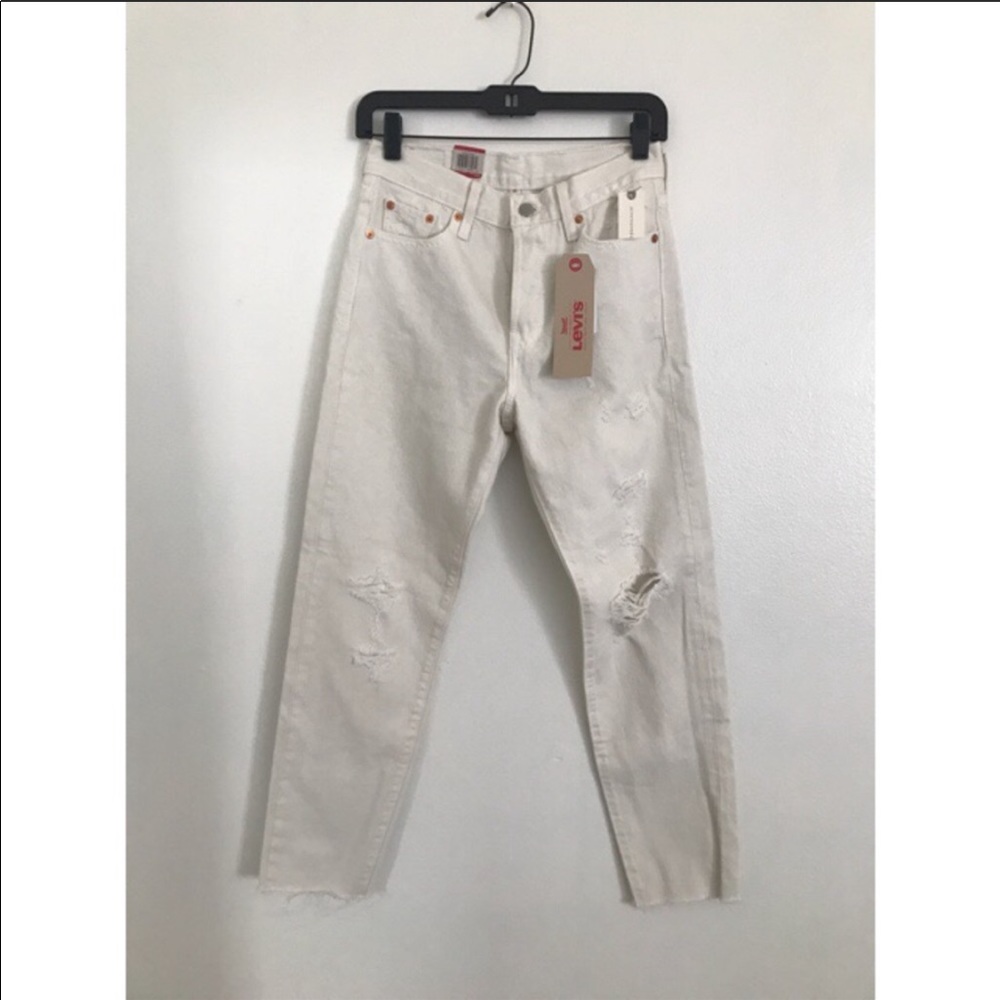 Super cute wedgie fit Levi’s